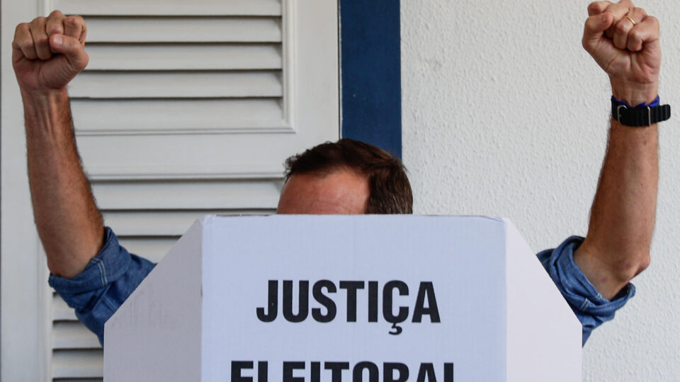 Prefeitos deixam mandatos e entram na disputa eleitoral por governos nos estados